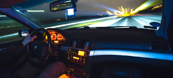 NADOLANY: Jechał całą szerokością drogi. Wydmuchał ponad 2 promile