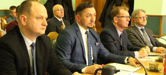 SESJA/SANOK: Dopłaty do wody i średnie ceny paliw