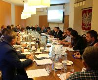 BESKO: Zatwierdzono ceny wody i ścieków na przyszły rok. Radni podsumowali remonty na drogach i w szkole podstawowej (ZDJĘCIA)