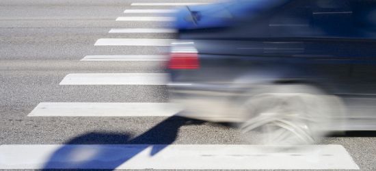 Dziewczynka potrącona na przejściu dla pieszych. Weszła wprost pod samochód