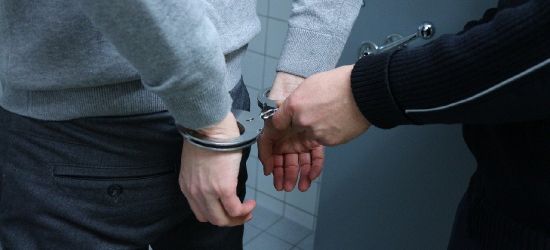 SANOK: Wywieźli mężczyznę do lasu. Pobili go i okradli!