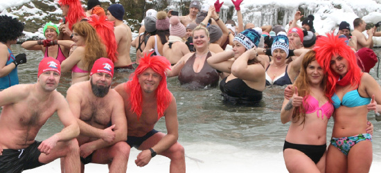 Jest ekipa! Tak się morsuje w Bieszczadach! (FOTO)