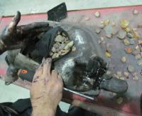 Kontrolowali osobówkę na granicy, w tłumiku znaleźli 4 kg bursztynu (ZDJĘCIA)