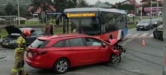 SANOK: Zderzenie samochodów na Dąbrówce. Spore utrudnienia!