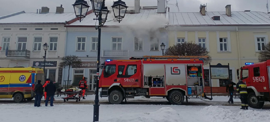 SANOK: Pożar kamienicy w centrum miasta! (VIDEO, FOTO)