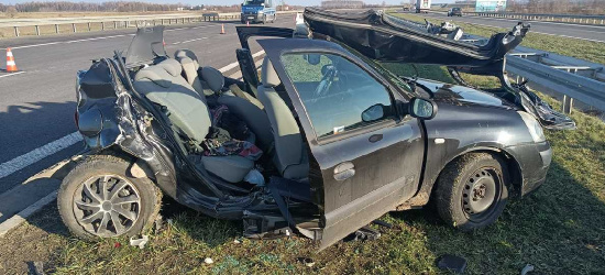 Wypadek na autostradzie. Ranny 28-latek (ZDJĘCIA)