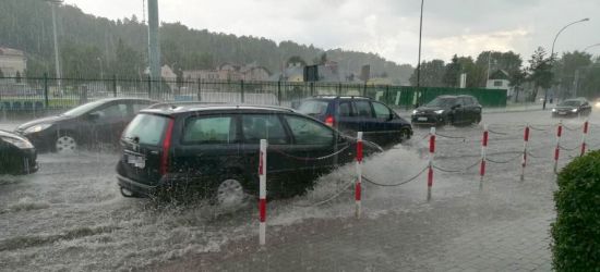 SANOK: Dwugodzinna ulewa! Ulice zamieniły się w rzeki… Dosłownie! (VIDEO, FOTO)