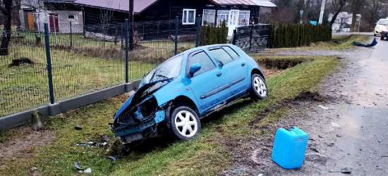 DYDNIA: Zderzenie osobówki z dostawczakiem (ZDJĘCIA)