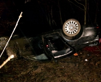 Dachowanie osobowego BMW. W środku… 13 nielegalnych imigrantów! 5 osób w szpitalu (ZDJĘCIA)
