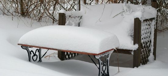 PODKARPACIE: Leżała twarzą w zaspie śnieżnej i nie oddychała
