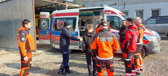 Samoobrona w ambulansie. Szkolenia dla bieszczadzkich  ratowników medycznych (ZDJĘCIA)