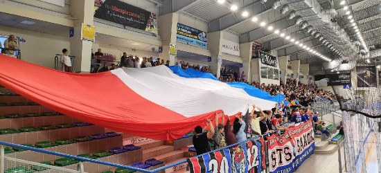 HOKEJ: Sanoczanie wracają na tarczy z Oświęcimia