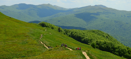BIESZCZADY: Słońce zachęca do wędrówek! (FOTO)