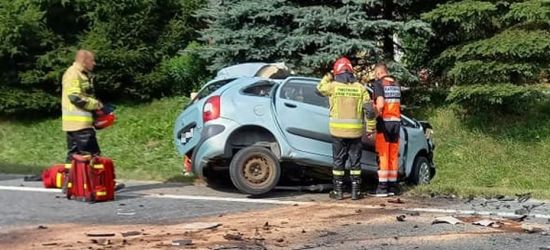 Tragiczny wypadek. Kierowca osobówki zderzył się z cysterną (ZDJĘCIA)