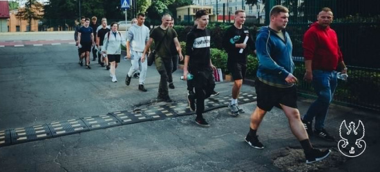 Kolejni ochotnicy na pokładzie (FOTO)