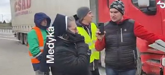 Zakonnica przemyca towar? Czy tak wygląda „pomoc humanitarna”? (VIDEO)