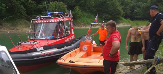 Pijani w wodzie. O włos od tragedii (FOTO)