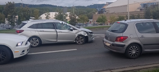 SANOK: Chwila nieuwagi i kolizja gotowa (FOTO)