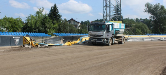 REGION. Wypadek na torze żużlowym. Kierowca zasłabł (ZDJĘCIA)