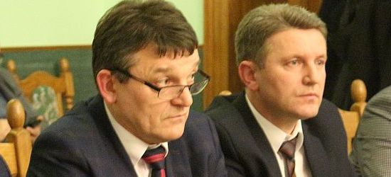 Sesja w powiecie. Ocena sytuacji ekonomiczno-finansowej pogotowia i szpitala