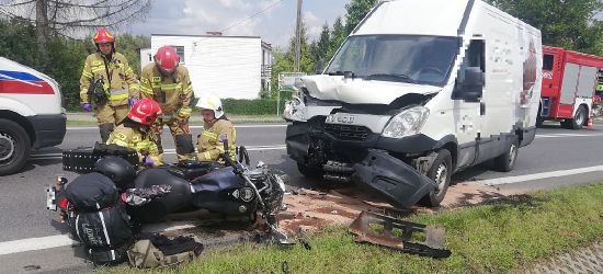 Poważny wypadek w Zagórzu. Ranny trafił do szpitala (VIDEO, ZDJĘCIA)