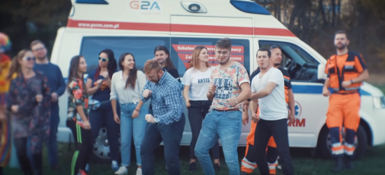 „Serce piko” hitem Internetu. Ratownicy zachęcają do pomagania w rytm Despacito (VIDEO)