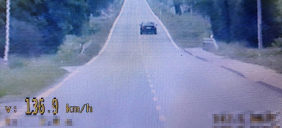 REGION: Rekordzista pędził 136 km/h w terenie zabudowanym!