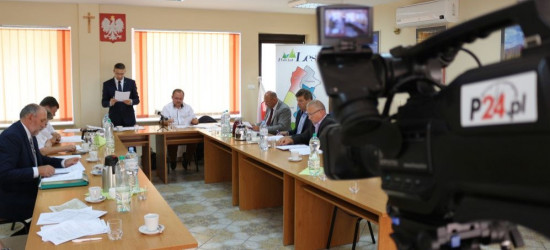 POWIAT LESKI: Sprawy budżetowe i skarga na starostę