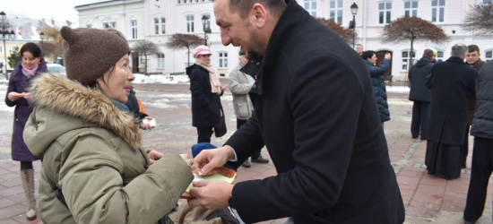 SANOK: Świąteczne spotkanie na Rynku (NOWE ZDJĘCIA)