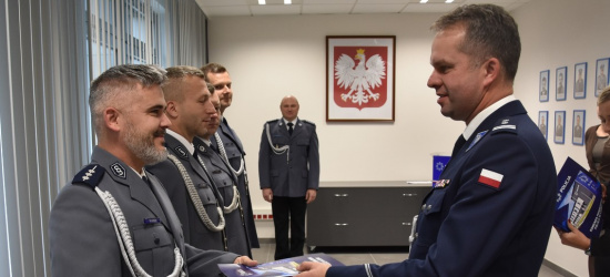 Awanse dla policjantów z Leska (FOTO)