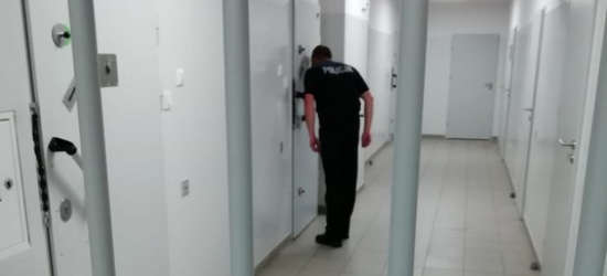 REGION. Małżeństwo podejrzane o rozbój. Zaatakowali mężczyznę miotaczem gazu pieprzowego