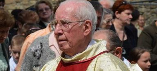 W 3. rocznicę śmierci znanego sanockiego franciszkanina. Biały krzyż ojca Andrzeja