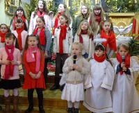 SP 6 SANOK: Koncert kolęd i pastorałek z okazji Dnia Babci i Dziadka (FILM, ZDJĘCIA)