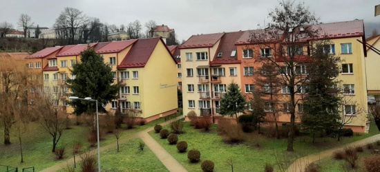 SANOK: Próba samobójcza. Kobieta wypadła z trzeciego piętra