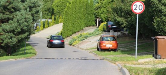 INTERWENCJA: Objazdy korków na Dąbrówce. „Pędzą jak wściekli!” (ZDJĘCIA)