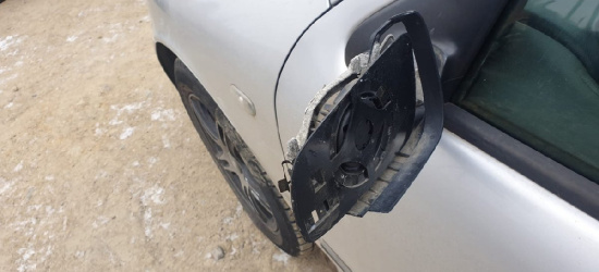 POWIAT BRZOZOWSKI. Podczas wyprzedzania uszkodził inne auto. Miał ponad 3 promile. Była 10 rano… (FOTO)