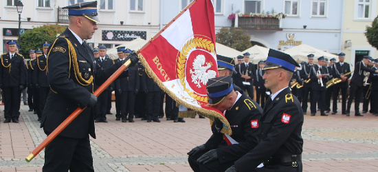 Nowy sztandar sanockich strażaków! Dziękujemy za codzienną służbę! (VIDEO, ZDJĘCIA)