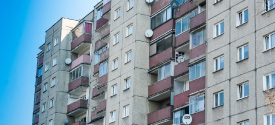PODKARPACIE. 80-latka straciła oszczędności życia. Wyrzuciła je przez okno!