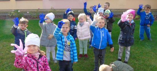 Przedszkolaki z „dwójki” sprzątają świat (ZDJĘCIA)