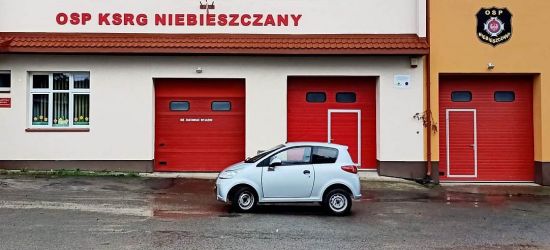 NIEBIESZCZANY. Zastawiony wyjazd dwóch wozów strażackich. „Mały, ale wariat” (FOTO)