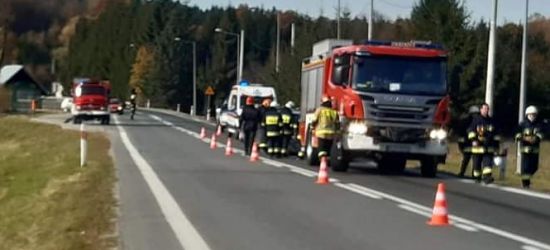 Karambol z udziałem czterech samochodów. Dwie osoby poszkodowane (FOTO)