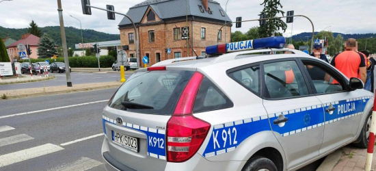 Zderzenie 13-letniego chłopca z policyjnym radiowozem (ZDJĘCIA)