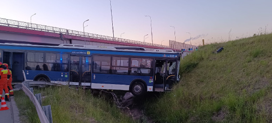 Śmiertelny wypadek. Nie żyje kierowca autobusu (ZDJĘCIA)