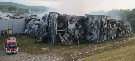 SANOK. Pożar w sanockiej fabryce ugaszony! Straty ogromne (ZDJĘCIA, VIDEO)