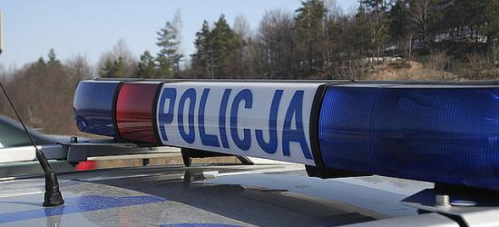 Potrącenie pieszej w Czaszynie. 67-latka trafiła do szpitala z urazem głowy
