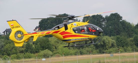 RYMANÓW-ZDRÓJ. Osoba przygnieciona przez pojazd rolniczy. Interweniuje śmigłowiec LPR z Sanoka