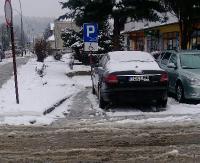 INTERWENCJA: Z premedytacją parkuje na miejscu dla niepełnosprawnych. „Zostanie rozliczony z łamania przepisów” (ZDJĘCIA)