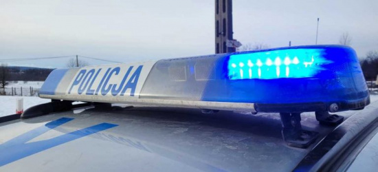 Ukradł samochód, nie miał uprawnień do kierowania i był poszukiwany