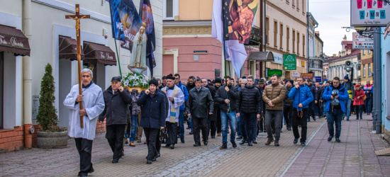 SANOK: SOBOTA Męski Różaniec. Siła wspólnej modlitwy! (VIDEO, ZDJĘCIA)
