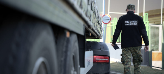Kierował ciężarówką bez uprawnień. Sprawa trafiła do sądu
